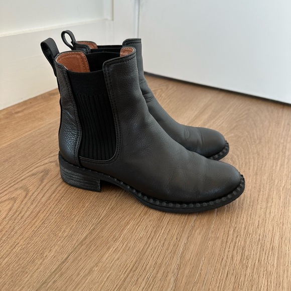 Gentle Souls® by Kenneth Cole Best Elastic Bootie - Picture 8 of 15